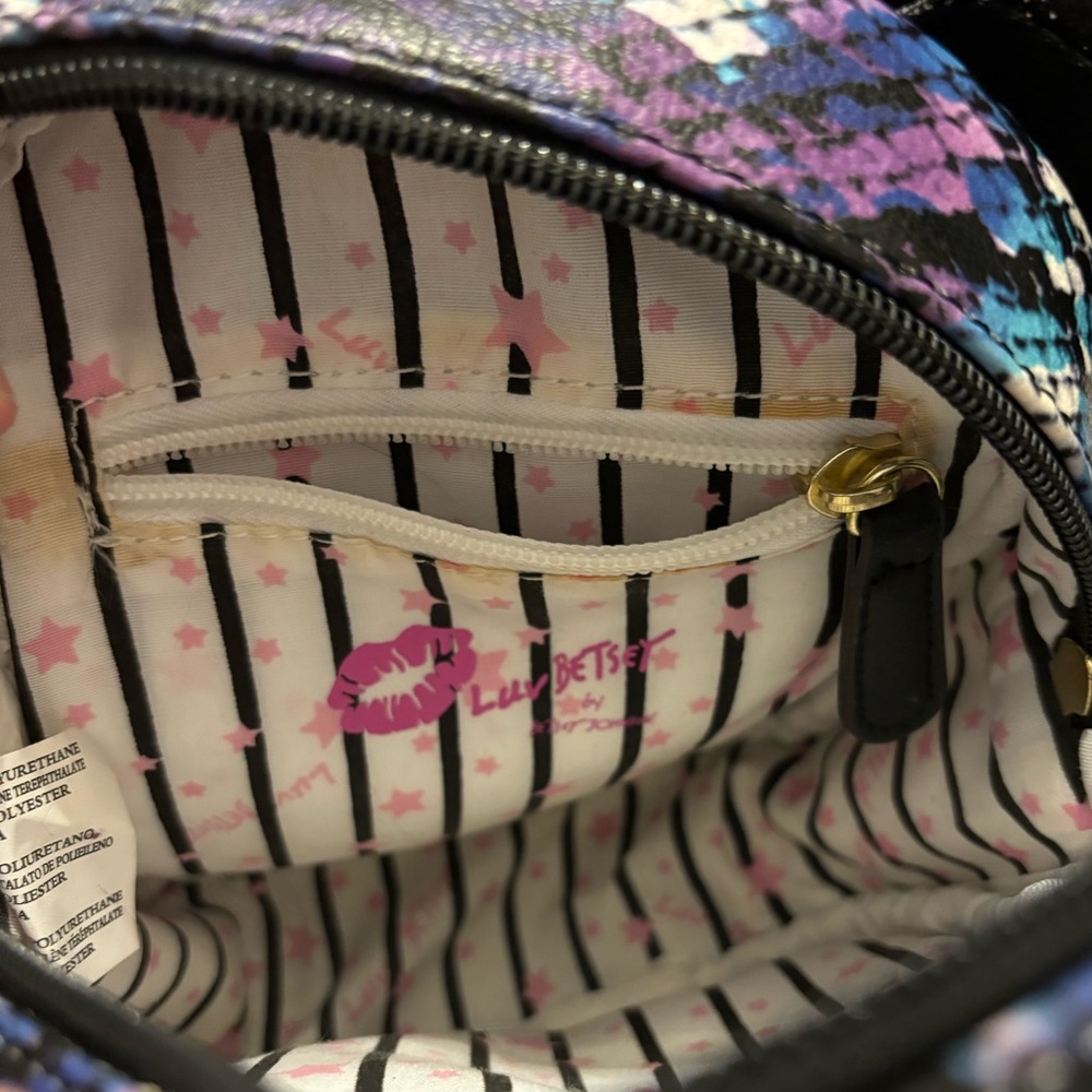 Mini Backpack With Adjustable Wings - image 6